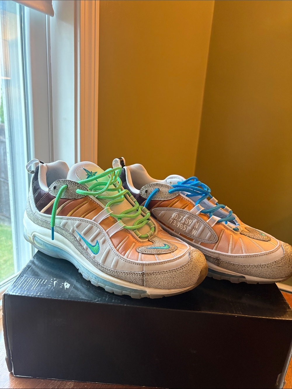 Nike Air Max 98 OA GS Low On Air: NYC La Mezcla Men’s Size 11.5